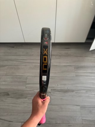Pala de pádel NOX AT10 Genius con Funda Térmica