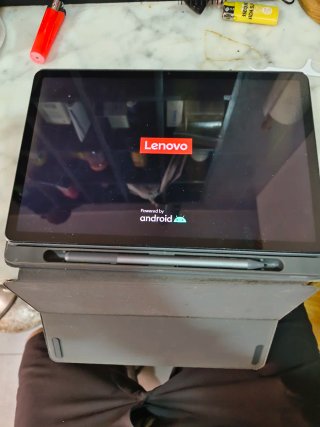 Lenovo Tab M11 con funda y lápiz