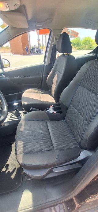 Peugeot 207 1.4 73 cv confort