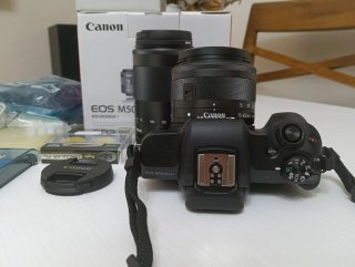 Canon EOS M50 Mark II + 15-45 e 55-200. Perfetta!