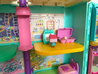 Casa de muñecas Gabby con todas las habitaciones