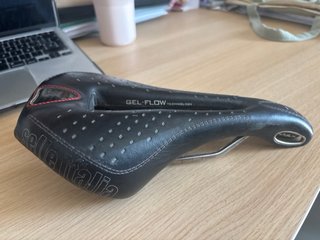 Sillín Selle Italia Gel Flow Negro
