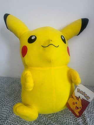 Pack Pokémon: Peluche Pikachu y Tiburón + Puzzle 4