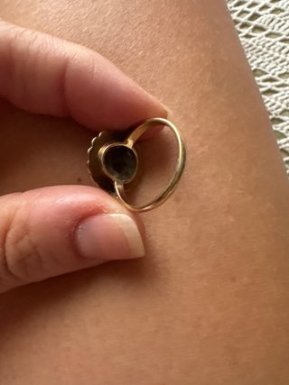 Anillo oro y coral ovalado