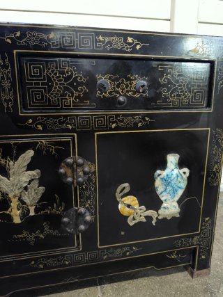 Aparador oriental.  Auxiliar Negro. Vintage
