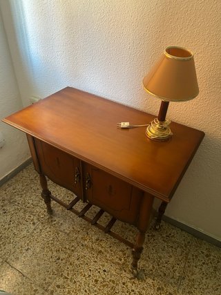 Mueble auxiliar madera clásico