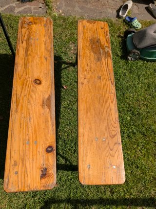 Tavolo e panche da birreria in legno e metallo