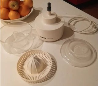 exprimidor cítricos blanco-crema