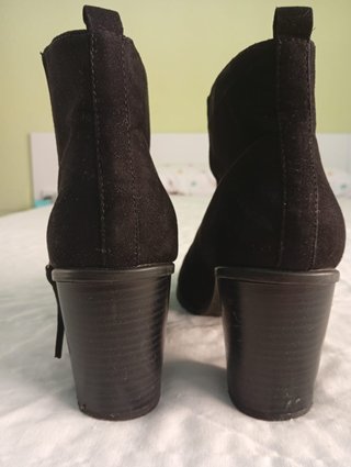 Botines tacón Bershka negros