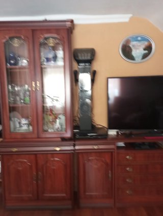 Mueble de madera de cerezo