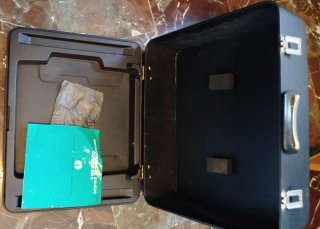 Máquina de escribir Olympia carro ancho con maleta