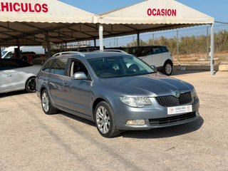 Skoda Superb 2012 Combi VOLANTE A LA DERECHA (RHD)