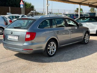 Skoda Superb 2012 Combi VOLANTE A LA DERECHA (RHD)