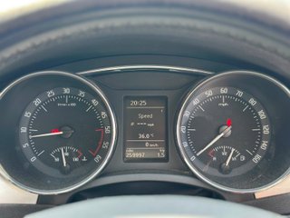 Skoda Superb 2012 Combi VOLANTE A LA DERECHA (RHD)