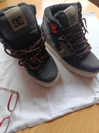 Botas DC Shoes Negras con Borreguito Talla 42