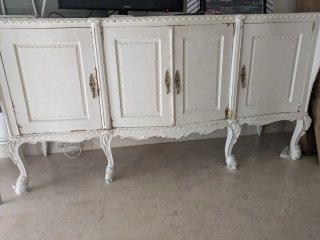Aparador blanco estilo clásico