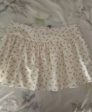 Falda Zara Estampada Flores Talla L
