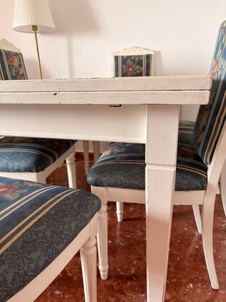 Mesa comedor y 6 sillas blancas