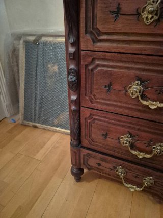Cómoda Isabelina Madera y Mármol