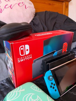 Nintendo Switch + 4 mandos + juegos