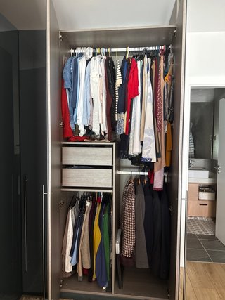 Armario vestidor moderno gris y plateado