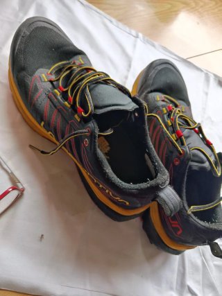 Zapatillas La Sportiva Negras Rojo Amarillo