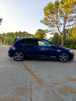 VOLKSWAGEN GOLF 2.0 TDI DSG R-Line
