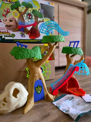 Spidey y Sus Amigos Increíbles Casa Árbol Dino-Web
