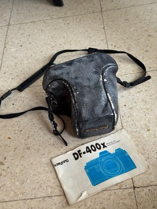 Cámara Samyang DF-400x con funda