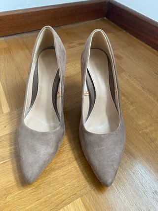 Zapatos de tacón marrones talla 37