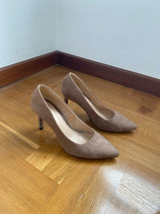 Zapatos de tacón marrones talla 37