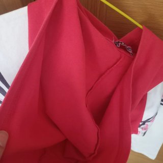 Camiseta Roxy Manga Larga Roja y Blanca