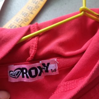 Camiseta Roxy Manga Larga Roja y Blanca