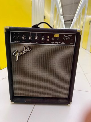 Fender Frontman 25B Amplificador Bajo 25W