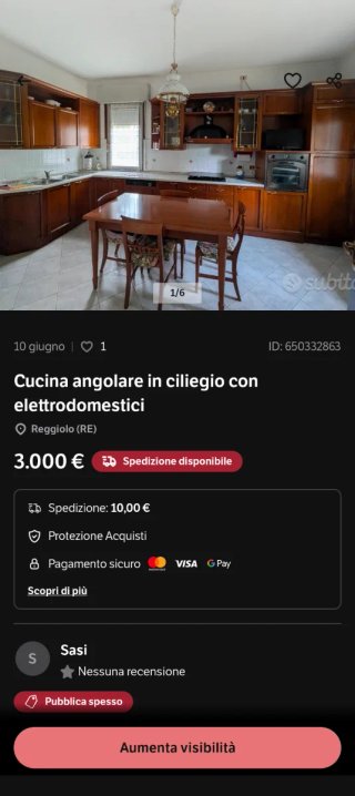Cucina in legno con vetri