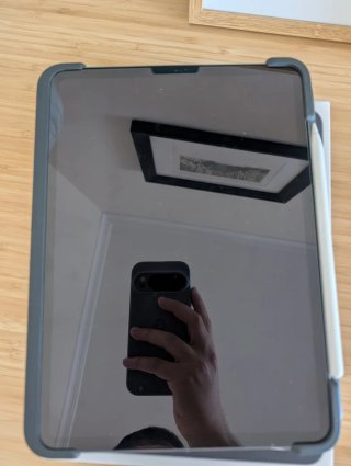 iPad Pro 11 di Apple con Apple Pencil e custodia