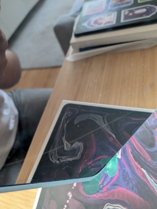 iPad Pro 11 di Apple con Apple Pencil e custodia