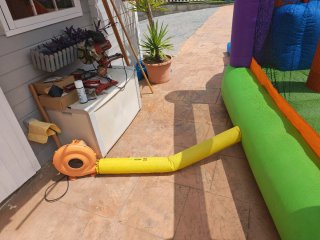 Castillo hinchable con tobogán