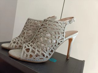 Zapatos de fiesta plateados talla 40