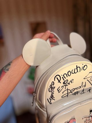 Mochila Loungefly Firmada personajes Disney