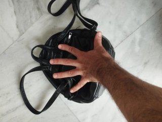 Mochila de piel negra