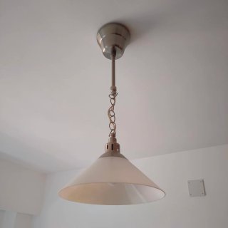 Lámpara colgante Ikea gris y blanca
