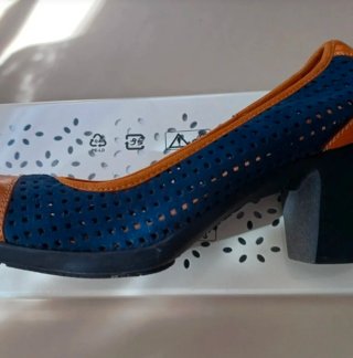 Zapato salón piel azul marino y camel T38