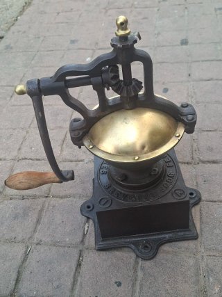 Molino de café antiguo Peugeot