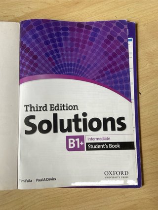 Solutions B1+ Intermediate Student’s Book - Oxford