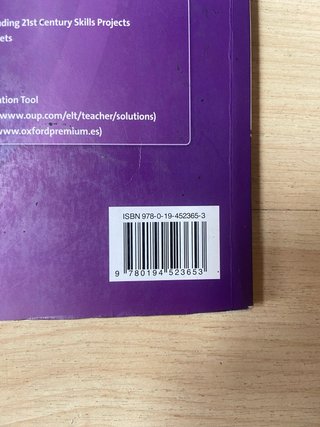 Solutions B1+ Intermediate Student’s Book - Oxford