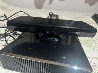 Xbox 360 + 2 mandos + Kinect + 16 juegos