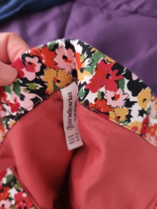 Falda tubo floral Stradivarius