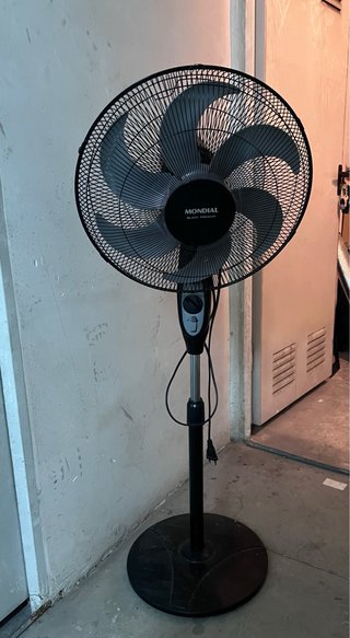 Ventilador Mondial Negro