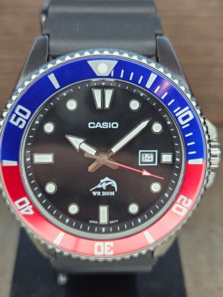 CASIO MARLIN DURO "PEPSI" ROJO AZUL